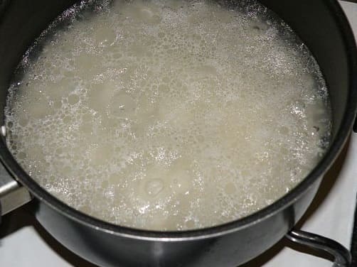 agua-de-arroz-en-ebullicion